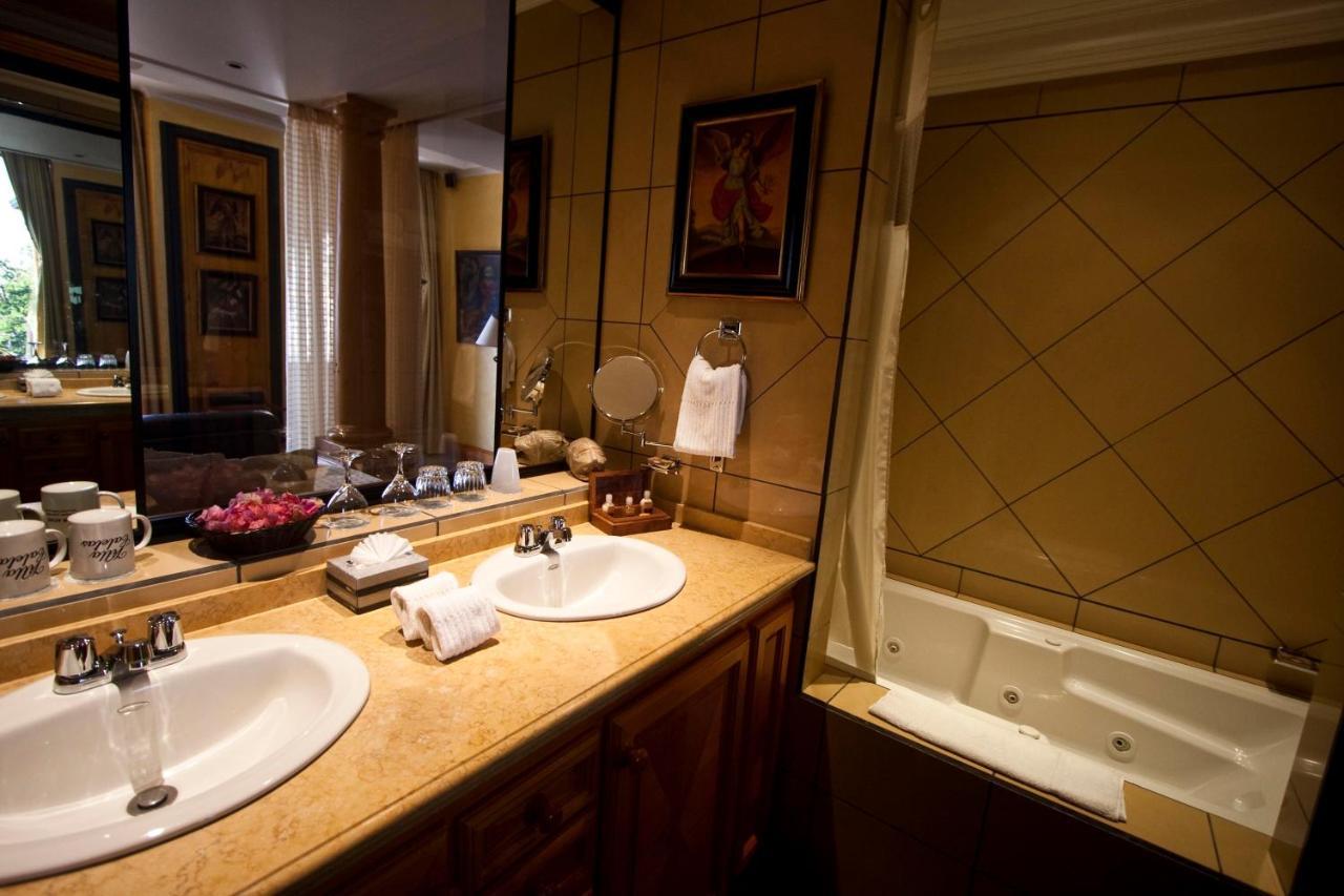Zephyr Palace Luxury Hotel Jaco Bagian luar foto