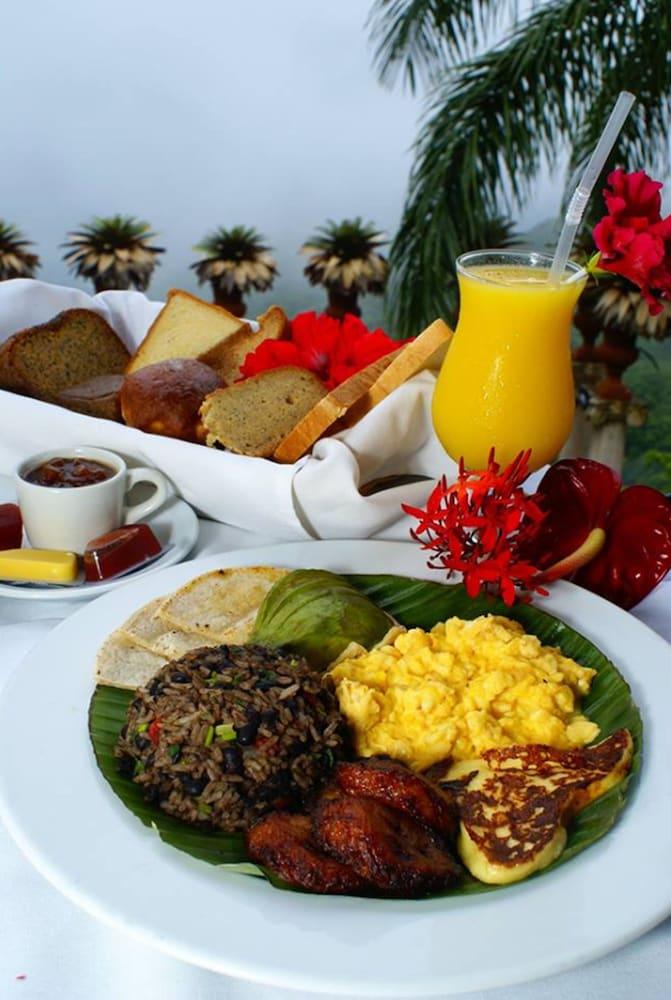 Zephyr Palace Luxury Hotel Jaco Bagian luar foto