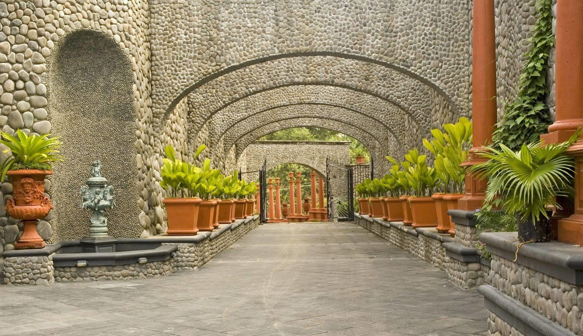 Zephyr Palace Luxury Hotel Jaco Bagian luar foto